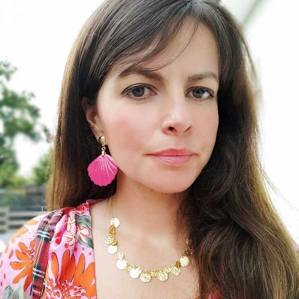 Collier dorés avec breloques