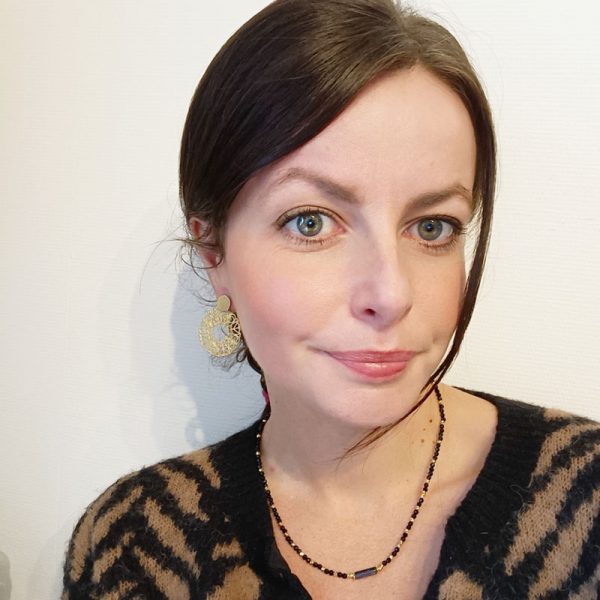 Boucles d'oreilles doré en cercle – Image 3