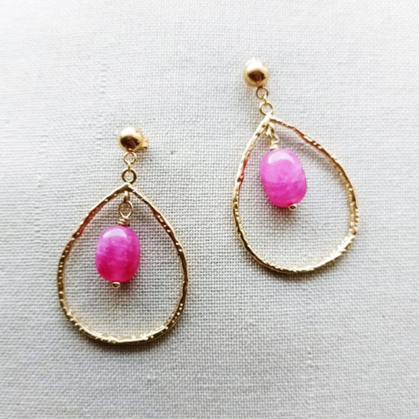 Boucles d'oreilles doré et pierres de jade rose