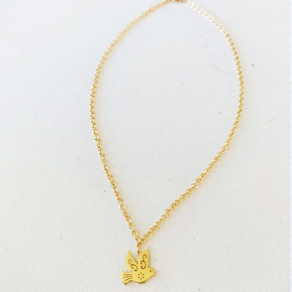 Collier doré avec pendentif oiseau
