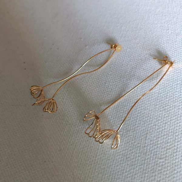 Boucles d'oreilles fleurs tombantes – Image 3